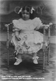 MY avec une poupée en 1904